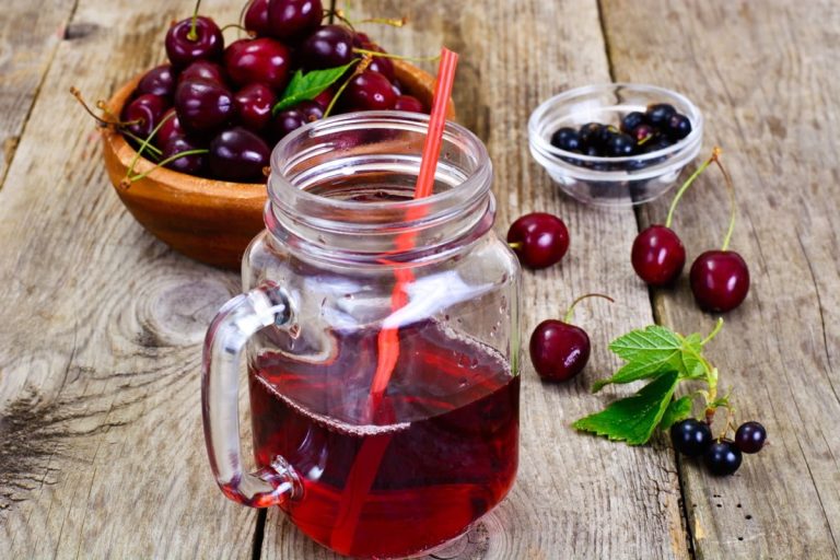 از خواص آلبالو | فواید شگفتانگیز آلبالو تازه، خشک و شربت برای سلامتی